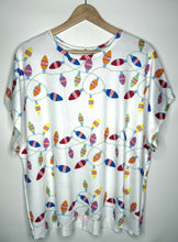 Load image into Gallery viewer, PRE-ORDEN Tee Shirt Luces De Navidad Puertorriqueña