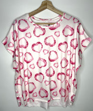Load image into Gallery viewer, Kiss Heart Tee Shirt
