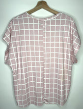 Load image into Gallery viewer, Tee Shirt Pink Cuadros
